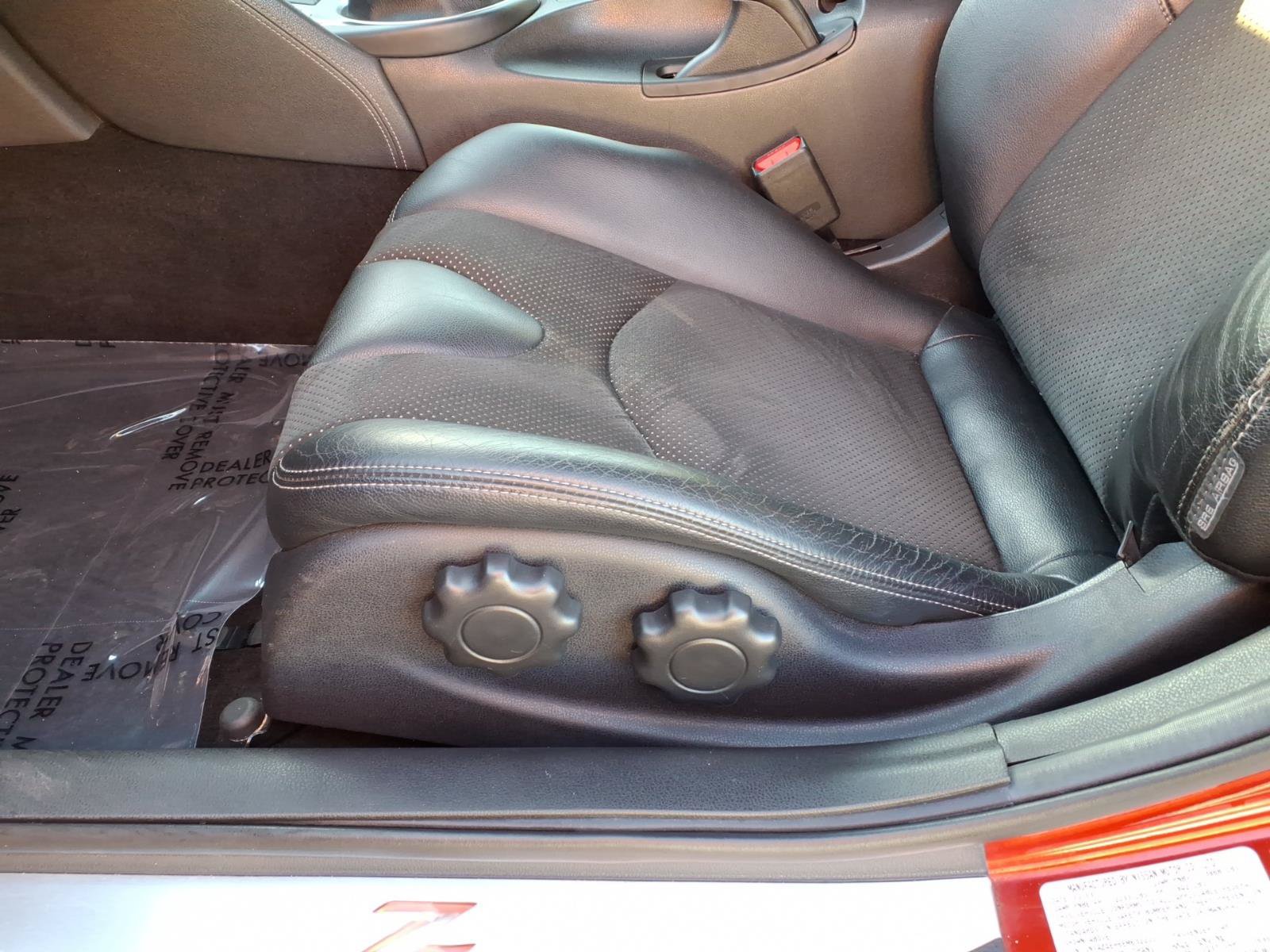 Used 2014 Nissan 370Z Touring w/ Sport Package RWD image 17