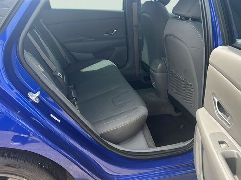 Used 2025 Hyundai Elantra SEL FWD image 22