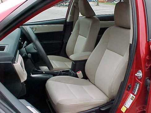 Used 2015 Toyota Corolla LE FWD image 14