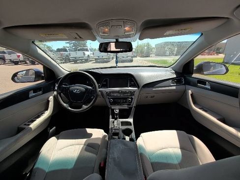 Used 2017 Hyundai Sonata Sport FWD image 6