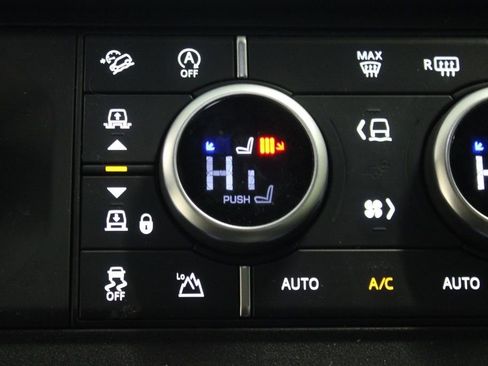 Used 2022 Land Rover Defender 110 XS Edition AWD/4WD image 28