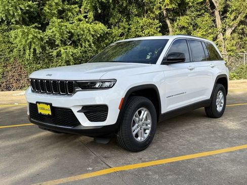 New 2025 Jeep Grand Cherokee Laredo w/ Luxury Tech Group I image 4