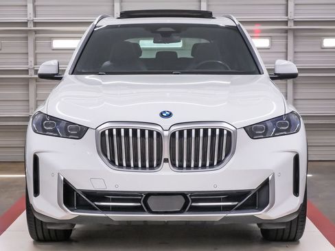 Used 2025 BMW X5 xDrive50e AWD/4WD image 4