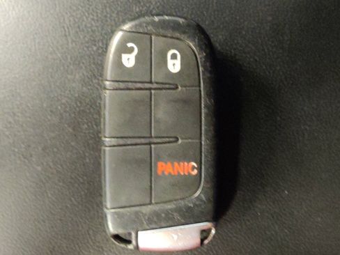 Used 2017 Jeep Grand Cherokee Laredo RWD image 32