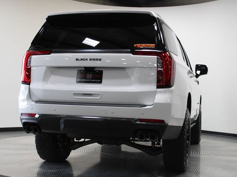 New 2026 GMC Yukon AT4 w/ AT4 Premium Package AWD/4WD image 7