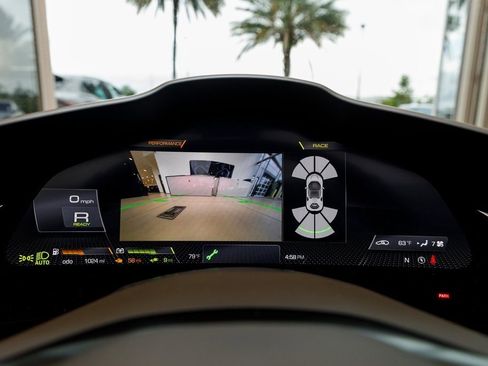 Used 2022 Ferrari SF90 Spider image 33