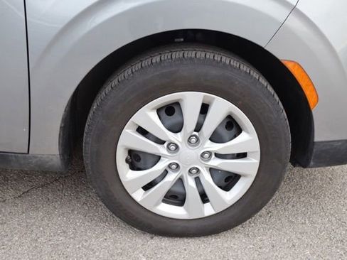 Used 2025 Kia Soul LX image 14