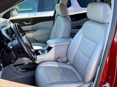 Certified 2023 GMC Acadia SLT w/ Technology Package image 24