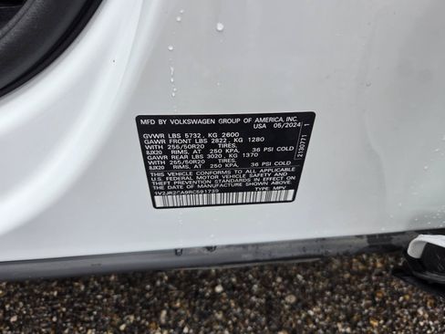 Used 2024 Volkswagen Atlas SE w/ Panoramic Sunroof Package FWD image 27