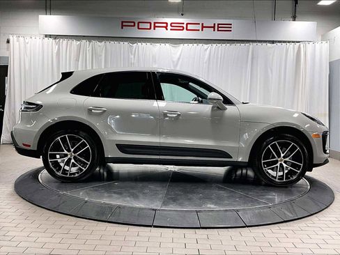 Used 2025 Porsche Macan image 11