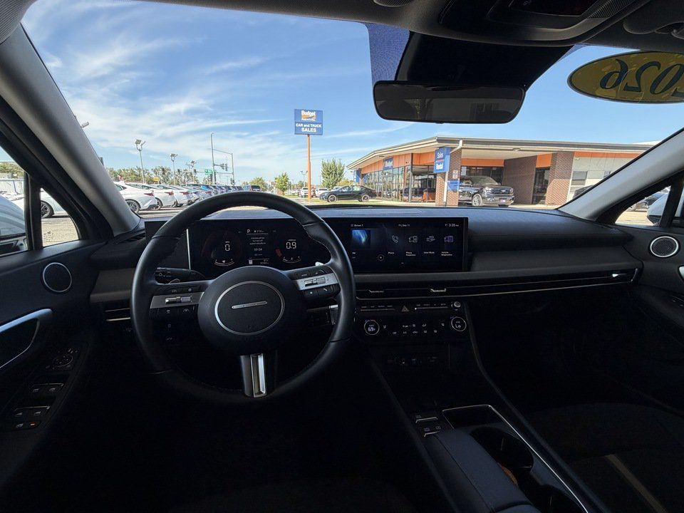 Used 2026 Hyundai Sonata SEL FWD image 12