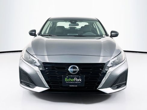 Used 2025 Nissan Altima 2.5 S image 2