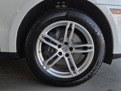 Used 2024 Porsche Macan image 5