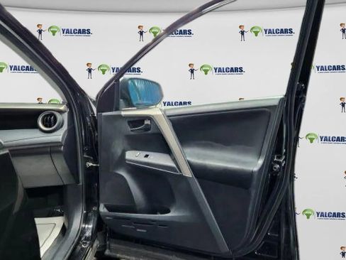 Used 2014 Toyota RAV4 LE image 9