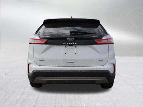 Used 2023 Ford Edge SEL image 6