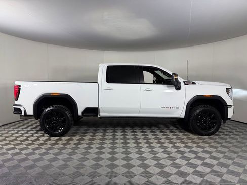 Used 2026 GMC Sierra 2500 AT4 AWD/4WD image 4