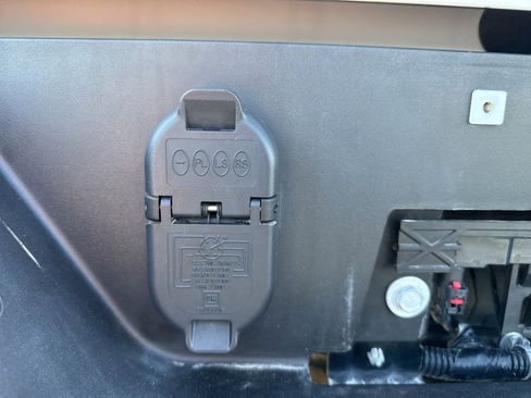 Used 2023 GMC Sierra 1500 SLT w/ SLT Premium Package image 15