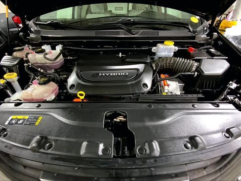 Used 2019 Chrysler Pacifica Touring Plus w/ Cold Weather Group image 31