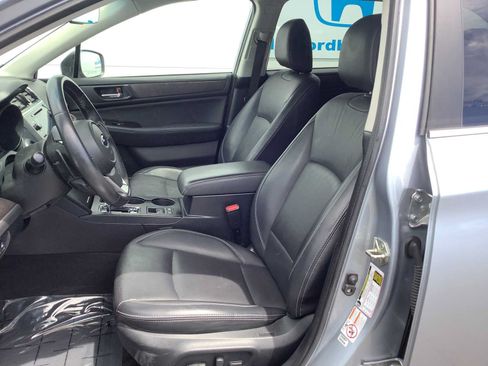 Used 2019 Subaru Outback 3.6R Limited AWD/4WD image 11