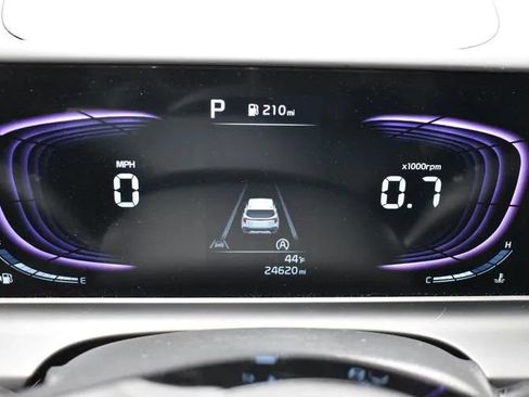 Used 2025 Kia Seltos S FWD image 28