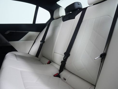 New 2026 BMW i5 eDrive40 w/ M Sport Package image 15