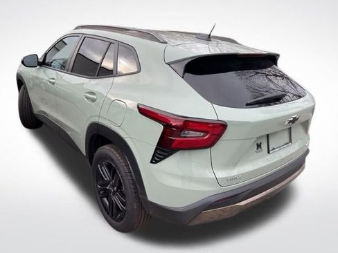 Used 2025 Chevrolet Trax ACTIV image 6