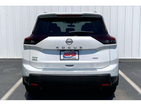 Used 2025 Nissan Rogue SV w/ SV Premium Package AWD/4WD image 4