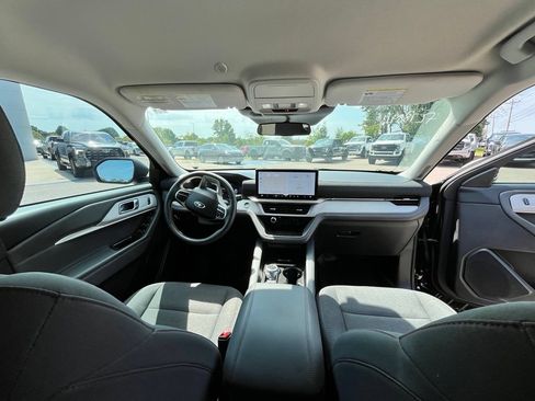 Used 2025 Ford Explorer Active RWD image 12