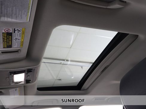 Used 2020 Toyota Land Cruiser image 4