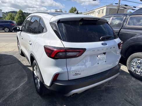Used 2025 Ford Escape Active w/ Cold Weather Package AWD/4WD image 9