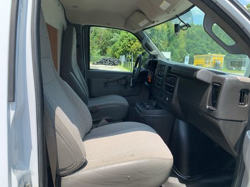 Used 2019 Chevrolet Express 3500 w/ Power Convenience Package RWD image 27