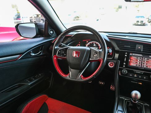 Used 2018 Honda Civic Type R image 19
