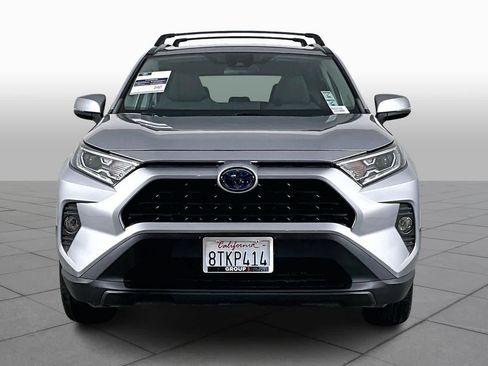 Used 2021 Toyota RAV4 XLE image 3