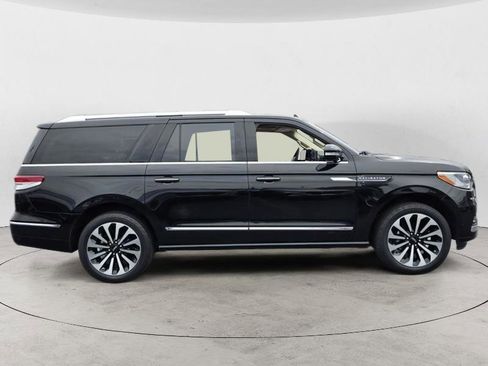 Used 2024 Lincoln Navigator L Reserve AWD/4WD image 2