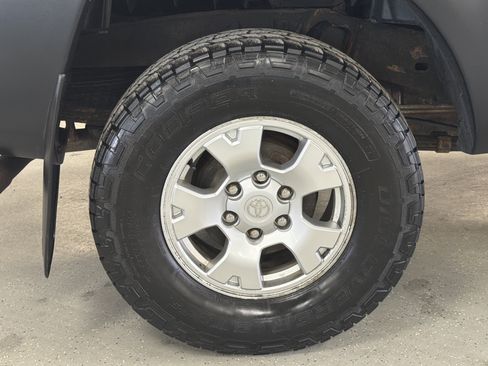 Used 2014 Toyota Tacoma 4x4 Regular Cab image 28
