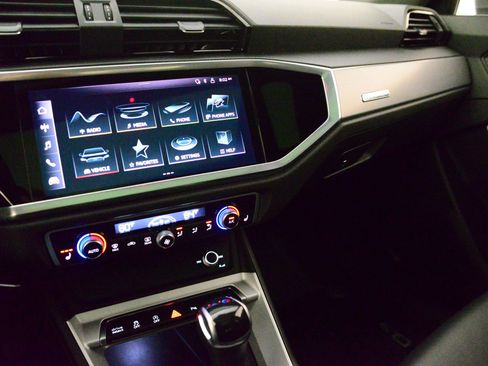 Certified 2023 Audi Q3 2.0T Premium w/ Convenience Package image 29