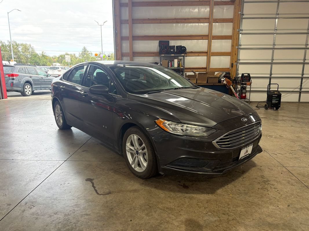 Used 2018 Ford Fusion SE FWD image 6