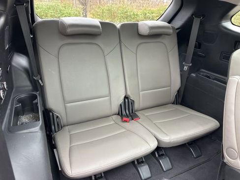 Used 2017 Hyundai Santa Fe Limited AWD/4WD image 11