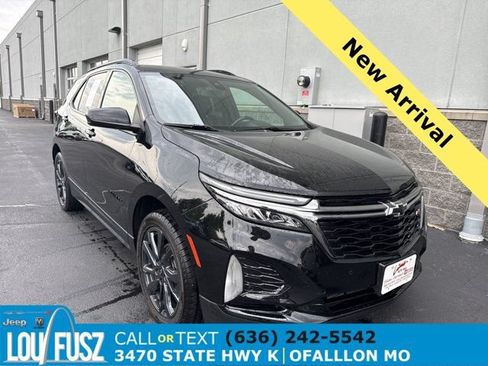 Used 2022 Chevrolet Equinox RS w/ LPO, Floor Liner Package AWD/4WD image 1