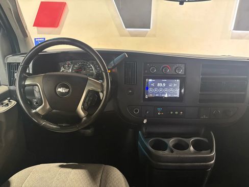 Used 2016 Chevrolet Express 3500 LT w/ LT Preferred Equipment Group RWD image 11