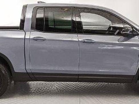 Used 2023 Honda Ridgeline Black Edition image 2