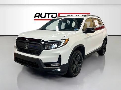 Used 2025 Honda Passport Black Edition image 3