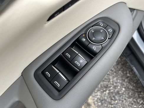 Used 2021 Cadillac XT5 Premium Luxury image 12