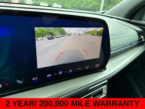 Used 2025 Chevrolet Traverse LT AWD/4WD image 17