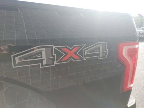 Used 2017 Ford F150 XLT image 10