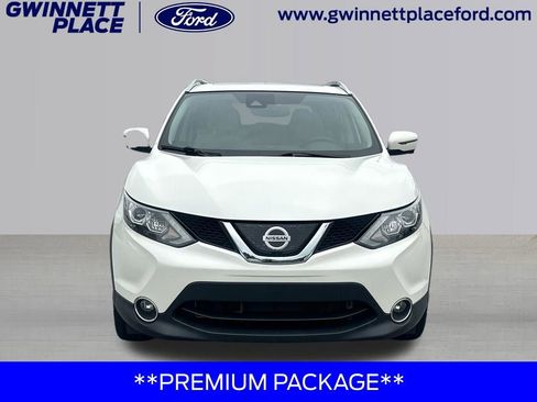 Used 2019 Nissan Rogue Sport SL w/ Premium Package FWD image 2