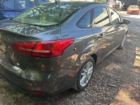 Used 2018 Ford Focus SE image 33