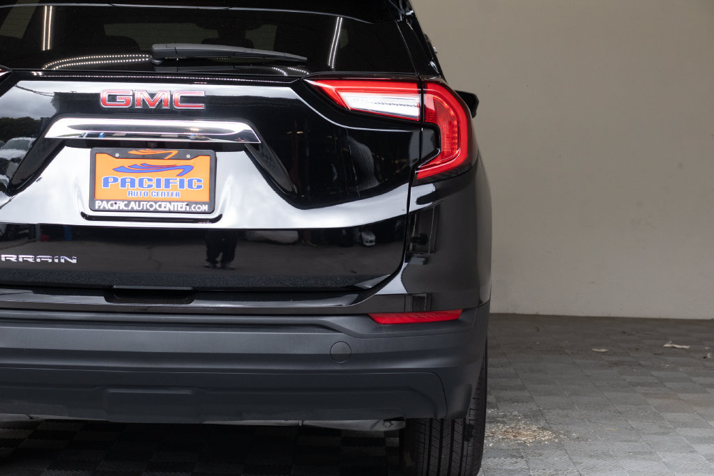 Used 2022 GMC Terrain SLE FWD image 11