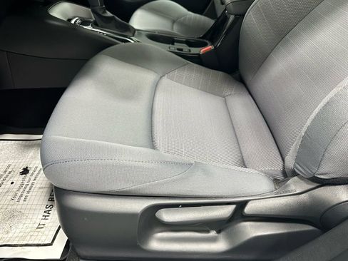 Used 2025 Toyota Corolla SE w/ SE Premium Package image 13