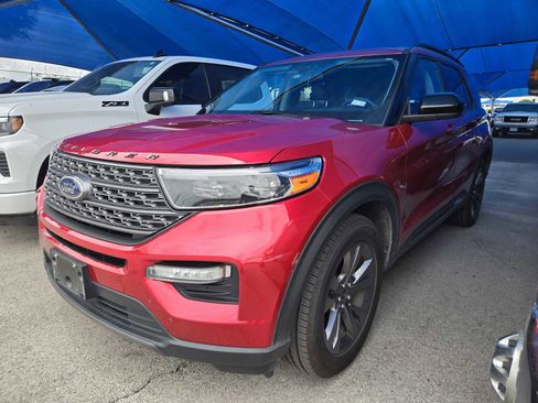 Used 2022 Ford Explorer XLT w/ Equipment Group 202A AWD/4WD image 1
